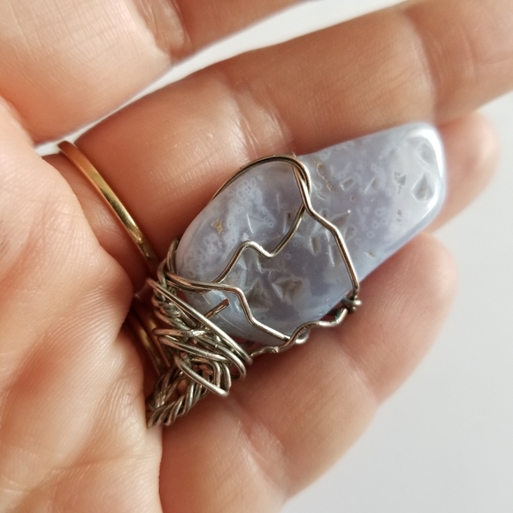 Handmade wire wrapped pendant pale blue stone silver tone Agate - Picture 10 of 10